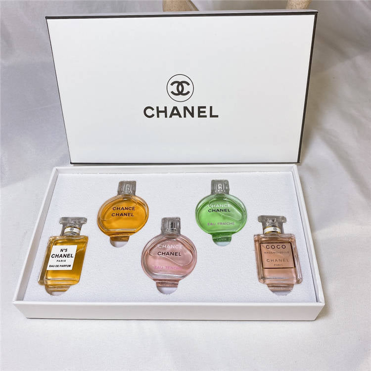 𝐂𝐨𝐜𝐨 𝐁𝐲 𝐂𝐡𝐚𝐧𝐞𝐥 𝐌𝐢𝐧𝐢 𝐆𝐢𝐟𝐭 𝐒𝐞𝐭 𝟓-𝐢𝐧-𝟏